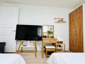Staywoodnote