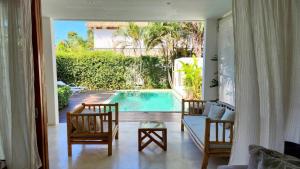 Casa Lowen Villa with Private Pool, 6 minute Walk to Beach