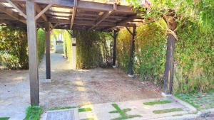 Casa Lowen Villa with Private Pool, 6 minute Walk to Beach