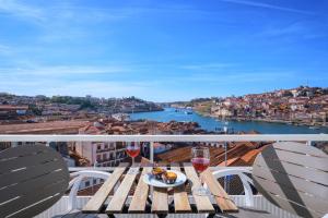 Spectacular view of Porto and Douro-Free Parking