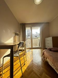 Golden Escape 3 rooms apart