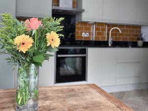 The Old Stables - 1 Bed Apartment - Town Centre - Parking Permit