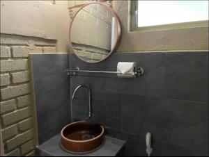 TRV Cozy Couple Retreat Open Dip Pool 5 Min Walk to Beach