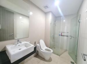 STYLISH SPACIOUS 2 BEDROOM FLAT SCBD THAMRIN RESIDENCE APARTMENT 5 MINUTES AWAY FROM GRAND INDONESIA MALL NEW FURNITURE BEST FACILITIES 67 SQM Free PARKING
