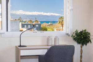 Endless Blue Escape, Sea View Apartment