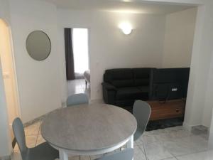 T4 3 Chambres Ideal pour familles et groupes Face du Stade de France Canal et toutes commodités