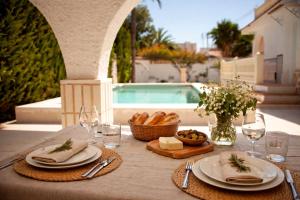 Villa a 5 minutos de Playa San Juan con piscina privada y BBQ