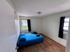 La Cienega Near The Grove & Public Transit