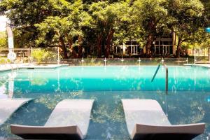 Riverwalk Nearby | King Bed | Downtown Stay