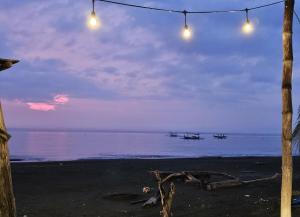 Private Villa with 60 m2 Infinity Pool 70m from Beach West Bali