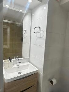 Modern apartment, comfortably equipped, good location