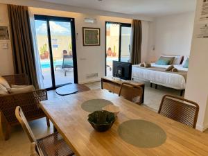 Ocean Suite with heated pool by SunHousesCanarias
