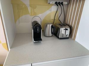 Studio cabine en front de mer, quartier calme, parking privé - FR-1-328-152