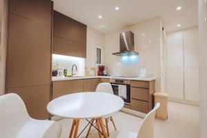 Acropolis Above the Rooftops The Panorama Suite