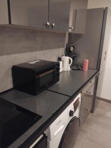Appartement pres du centre et de la gare avec salon et chambre avec internet - Entrée autonome