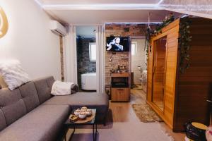 Dubai Spa Apartment Deluxe - Jacuzzi & Sauna Free Parking