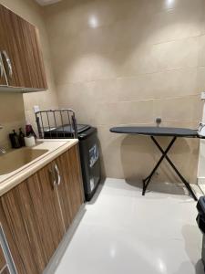 شقه حي الروضه