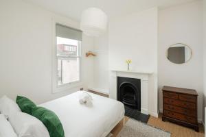 Stylish Stratford Flat for up to 4 Guests