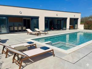 Family Villa Velunida