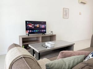 Mount Austin #Palazio B2 #BigStudio 4Pax #Smart TV