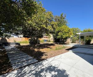 Modern Home in Hip Highland Park - Walk to Shops
