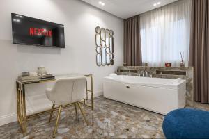 Golden House Cinecittà