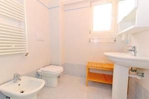 Modern flat 80 mt from the beach