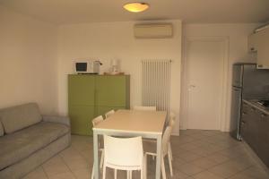 Modern flat 80 mt from the beach
