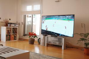 Light-filled modern flat with spacious terrace