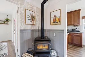 San Diego Oasis with Private Hot Tub Near Zoo, Balboa Park and Beaches