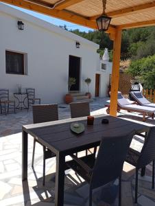 Villa Camesi - Quiet Escape with Stunning Views