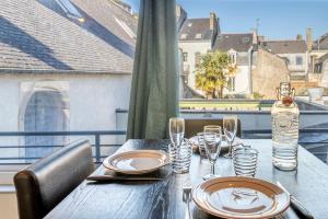 Cozy, center of Auray
