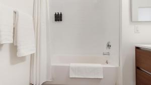 Landing Apartments - 777 Main