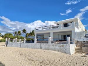 Happy Family Beach Home Sunset Haven Epic View