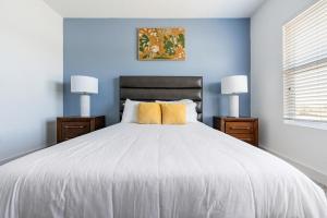 Landing Modern 1BD Clubhouse Pool