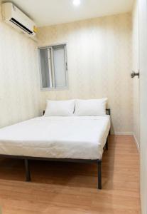 Lumpini 2-Bedroom Condo Near The Mall Bangkapi