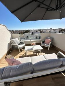 Luxury penthouse with view & private rooftop