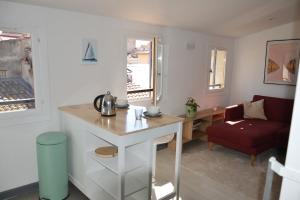 Chez Andrea lumineux T2 clim la Ciotat centre proche plage port à pieds