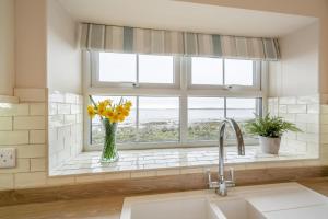 3 Bed in Llanfwrog oc-f31053