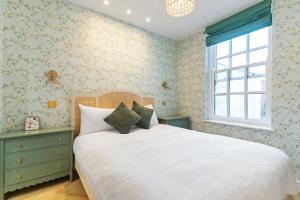 Parisian Apartment Birmingham Jewellery Quarter