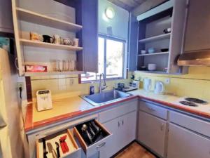 Bright and Modern 2BR with Parking