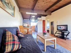 Bright and Modern 2BR with Parking