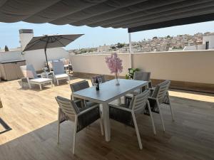 Luxury penthouse with view & private rooftop