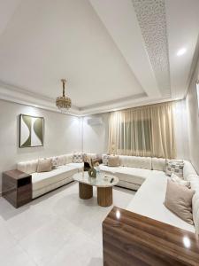 Cozy Apartment in Marrakech Center, Pool &Parking