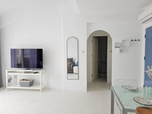 Newly Renovated Venus beach 500 m Gated REGINAgardens1, license oo11363