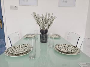 Newly Renovated Venus beach 500 m Gated REGINAgardens1, license oo11363