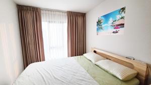 A2534 Monthly Condo Skytrain Minutes away Full Kitchen and Bath! 30bkk