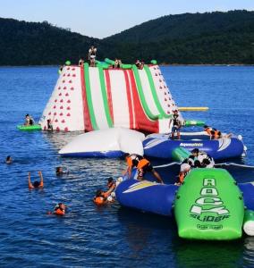 Villa cosy jardin, piscine, 3 mn du lac St-Cassien