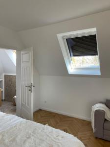 Moderners Zimmer mit eigenem Bad- Ideal für Messegäste nahe Hannover