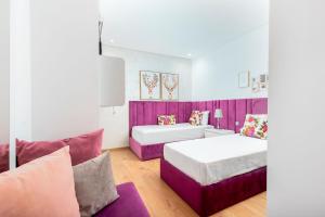 Pool View, Stylish 3BR & 2BA with Balcony, Near Train Station